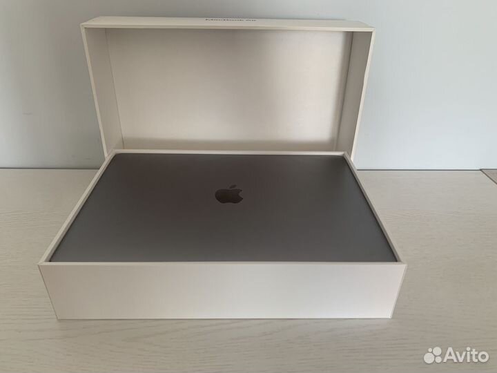 Macbook air 2020 intel i3
