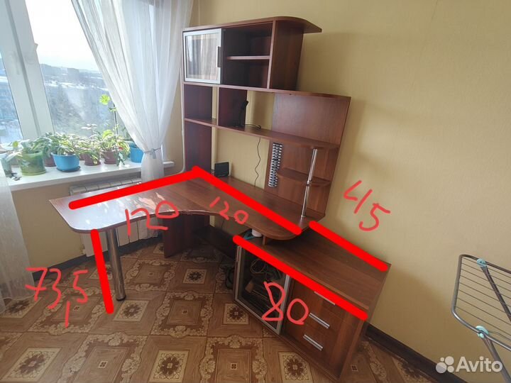 Угловой письменный стол