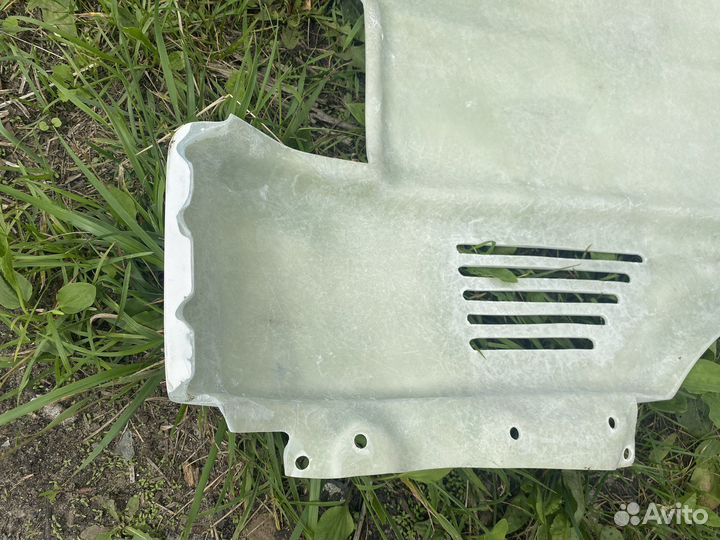 Переднее крыло на T4, левое правое