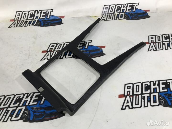 Накладка кулисы АКПП Cadillac STS 25827671