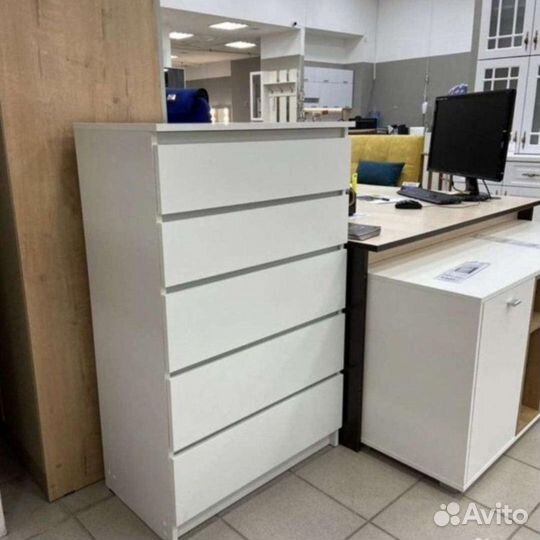 Высокий комод