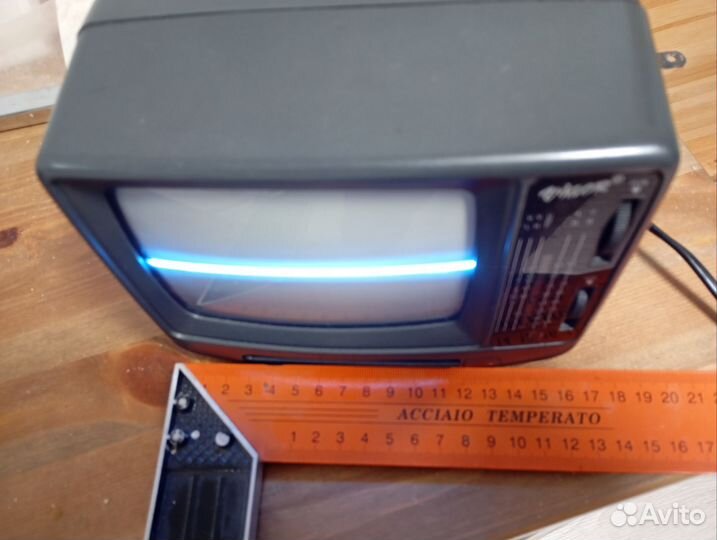 Винтажный мини телевизор