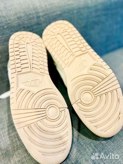 Кроссовки Nike air jordan 1 mid se 39