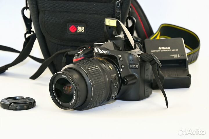 Nikon D3200 24.2MP зеркалка Kit Nikon VR 18-55