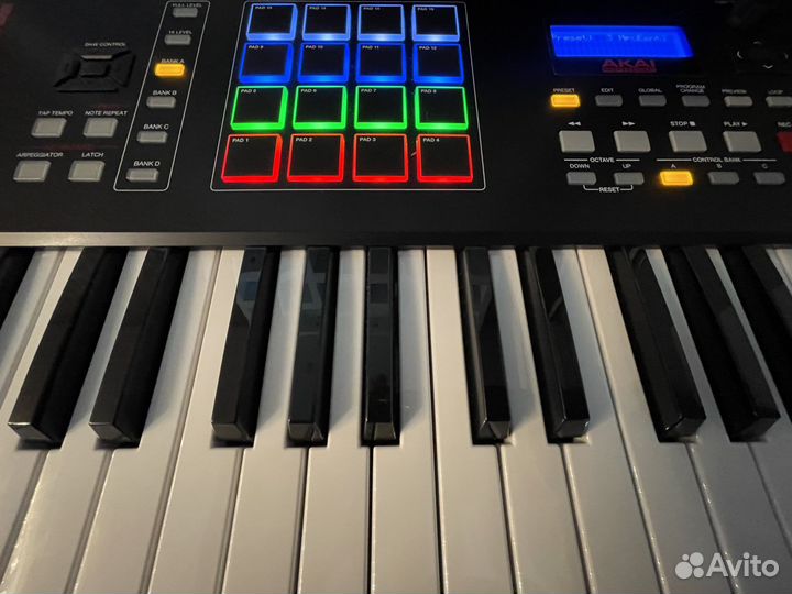 Akai Pro MPK261