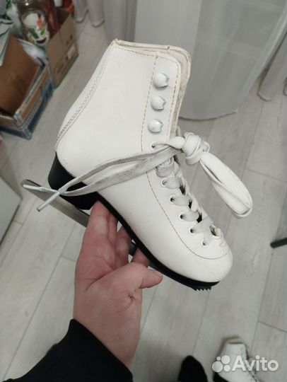 Коньки фигурные детские 31 размер