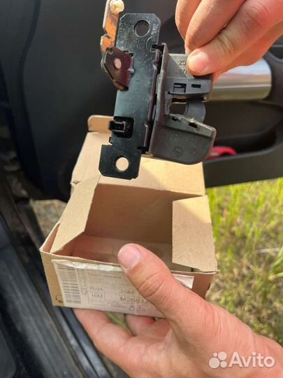 Продаю замок крышки багажника для VW Passat b5