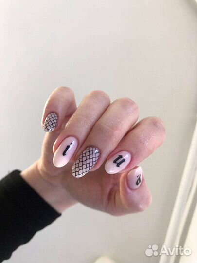 Маникюр педикюр