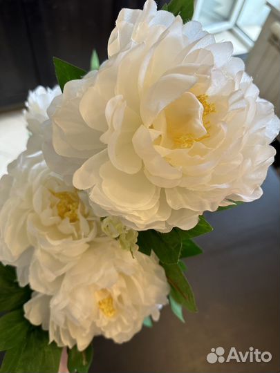 Искусственные цветы (пионы, подснежники, розы)