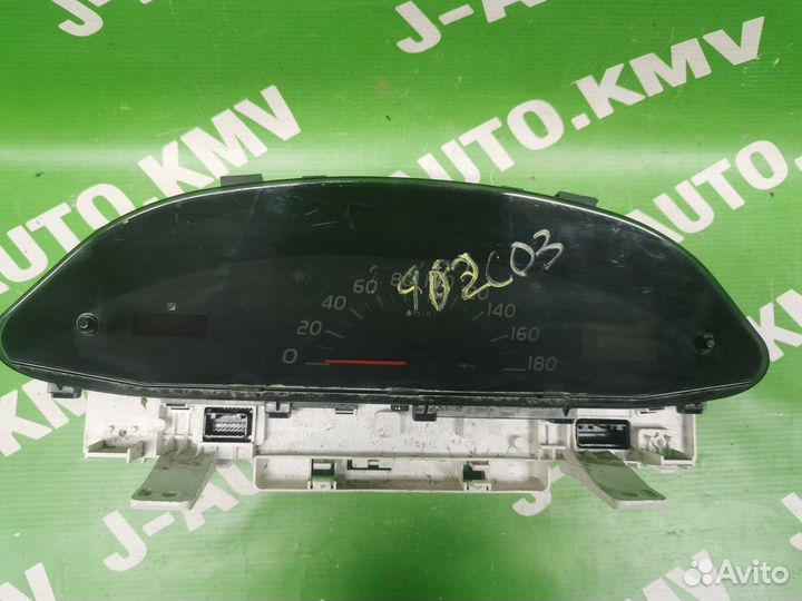 Панель приборов Toyota Vitz