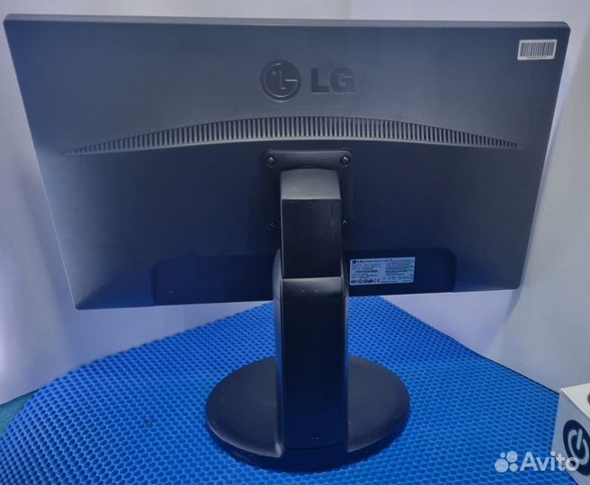 Монитор LG 23