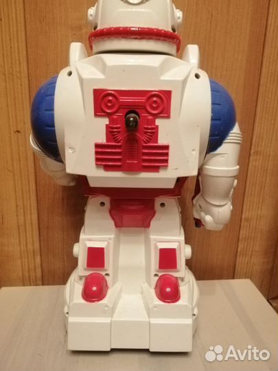 Робот на батарейках
