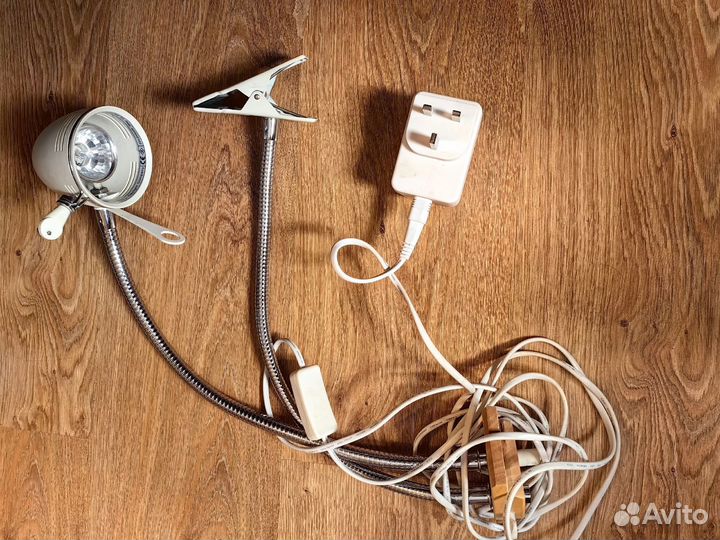 Напольный станок для вышивания с лампой