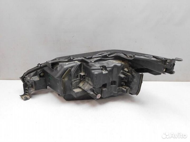 Фара правая Lexus LX570