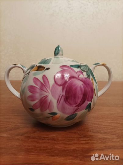 Посуда для сервировки стола