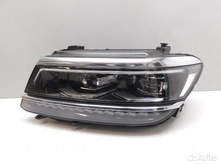 Фара левая Volkswagen Tiguan