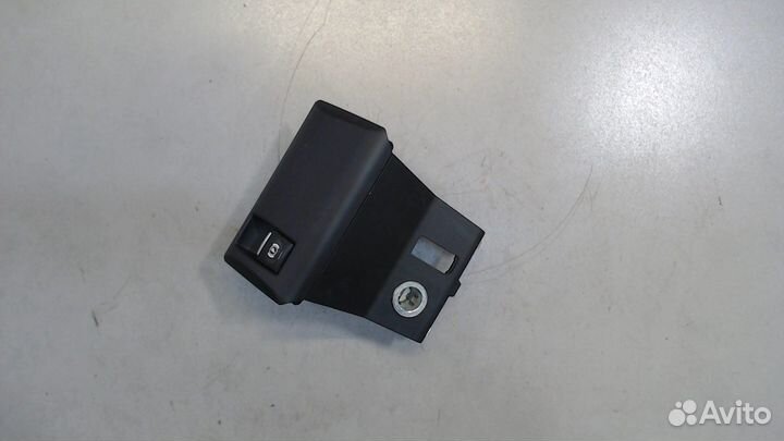 Кнопка стояночного тормоза BMW i3, 2016