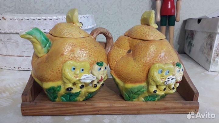 Чайник заварочный и сахарница