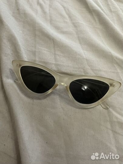 Очки солнцезащитные стильные