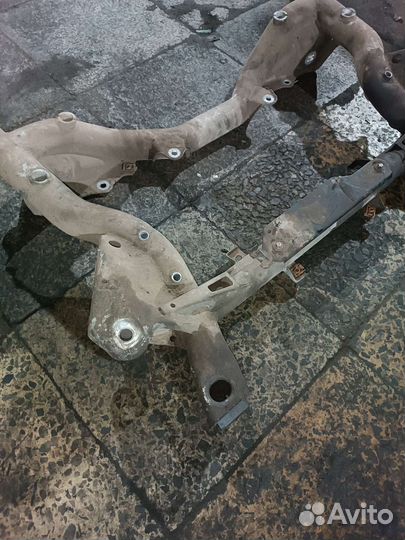 Подрамник передний Mercedes W204 M271