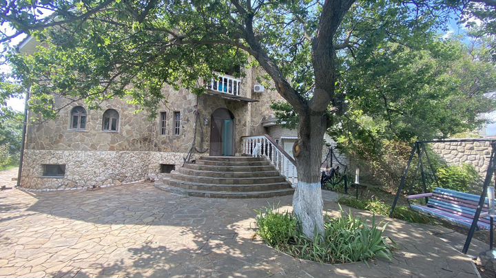 Дом 487 м² на участке 30 сот.