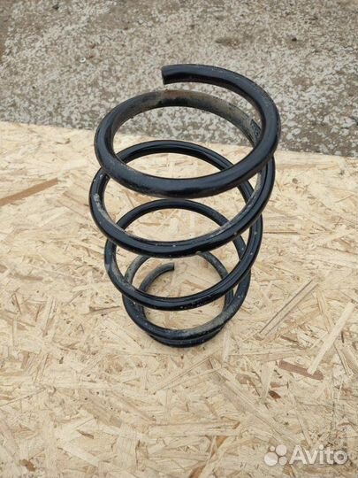 Пружина передняя правая Toyota Camry V55 2AR-FE