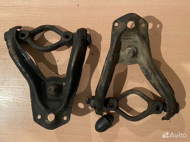 Верхний рычаг Москвич 407