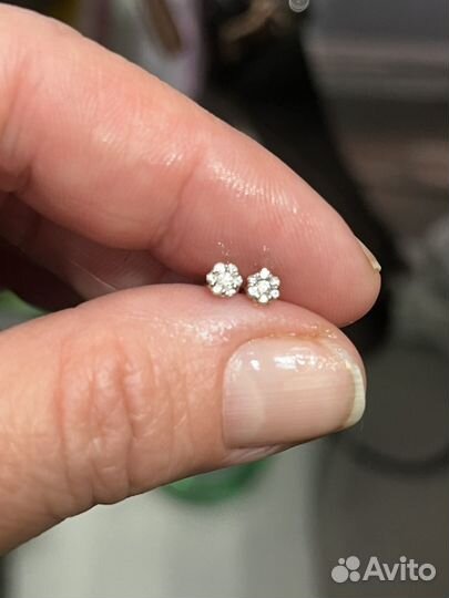 Золотые серьги с бриллиантами