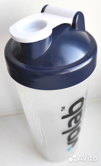 Шейкер спортивный для протеиновых коктейлей новый