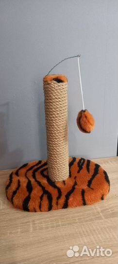Когтеточка и игрушка для кошек и котят