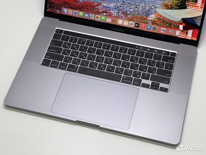 Топовый MacBook Pro 16 2021 i7/32/1TB/Radeon 8gb