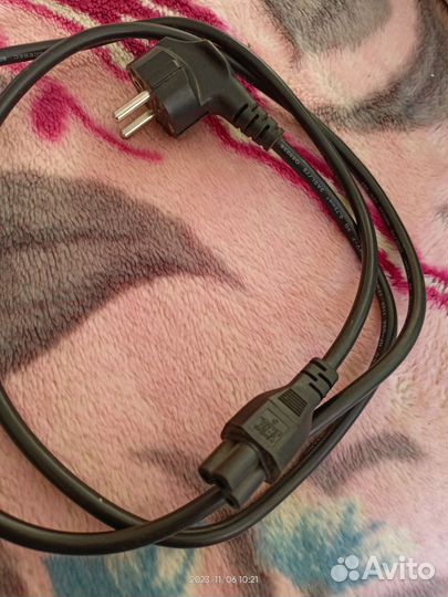 Кабель для компьютера