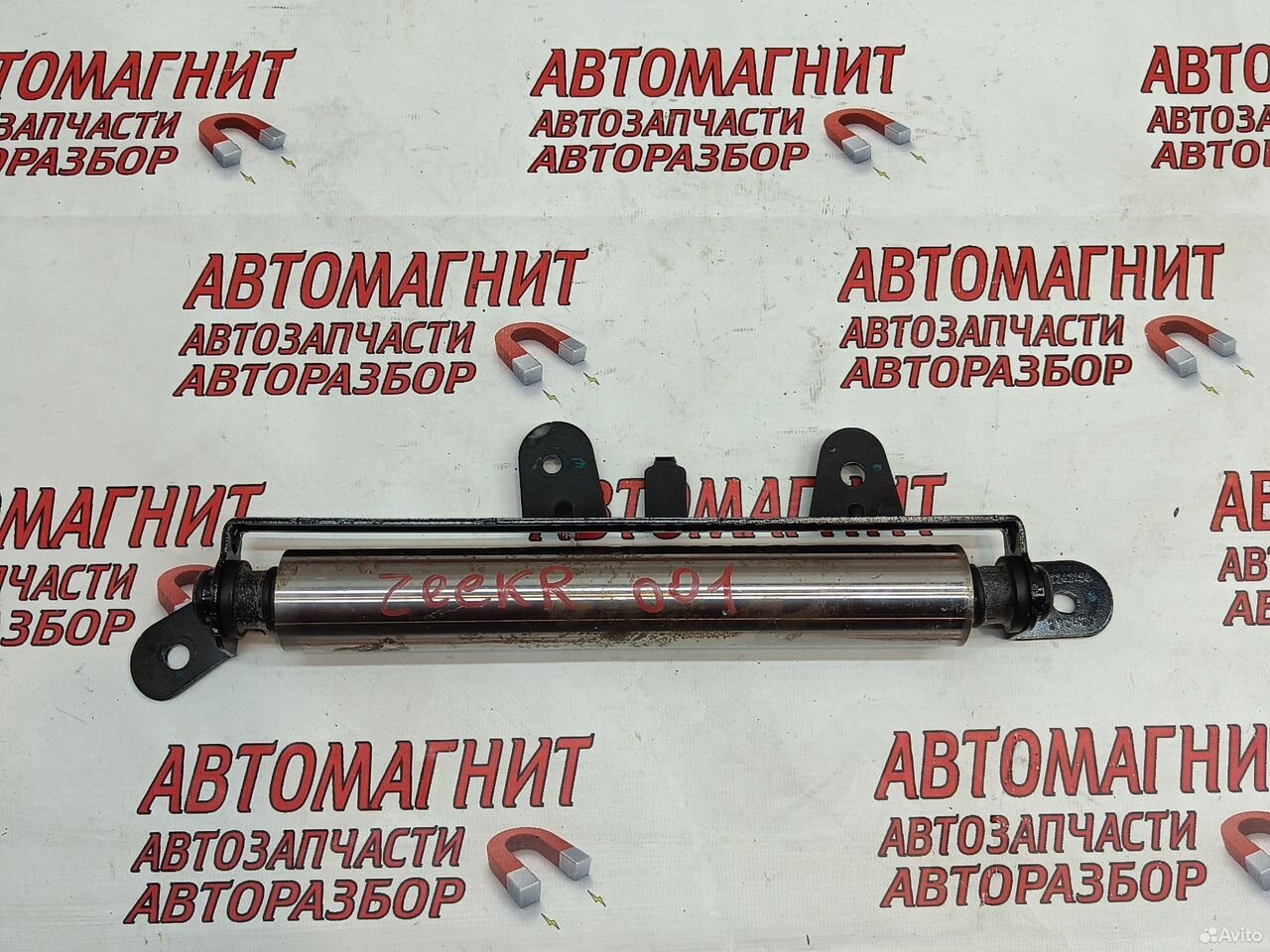 Противовес крышки багажника Zeekr 001