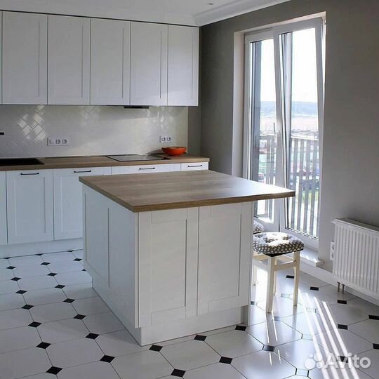 Угловая кухня на заказ под ключ фабрика Новоселово