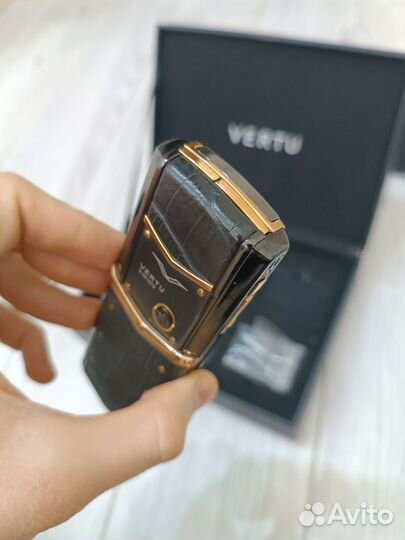 Vertu Signature S Design Red Gold Black DLC, 4 ГБ
