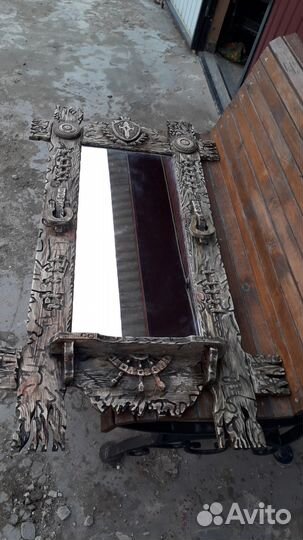 Зеркало в деревянной винтажной раме