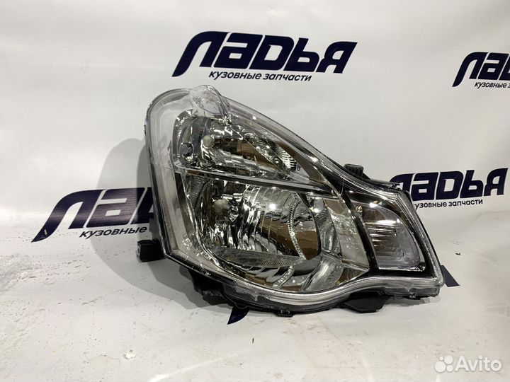 Фара Nissan Almera G15 (13) правая