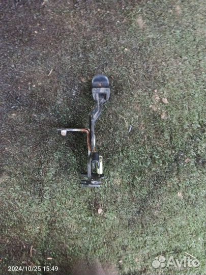 Ручка открывания бензобака Kia Sportage 2.0 2012