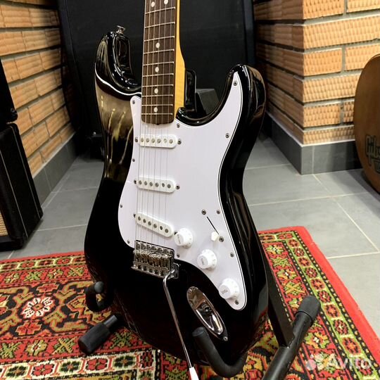 Электрогитара Fender Stratocaster ST-STD Standart