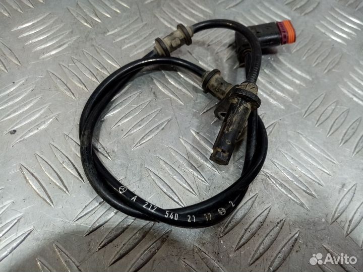 Б/У Датчик ABS задний W212#001