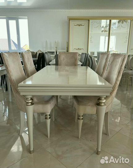 Кухонный стол и стулья. Стол и стулья на кухню