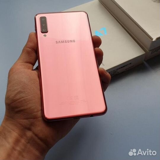 Samsung Galaxy A7 (2018), 4/64 ГБ