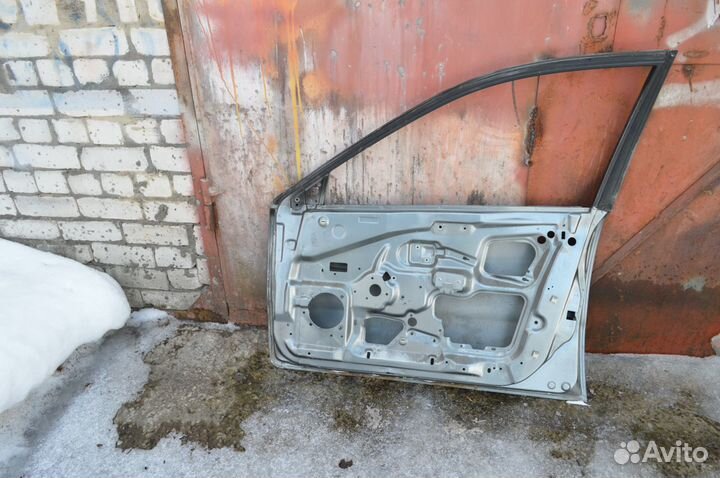 Дверь передняя правая Volvo S40 I