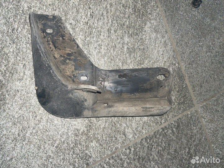 Брызговик передний LADA Vesta
