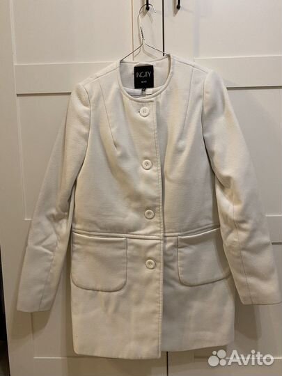 Женское белое пальто insity 42р