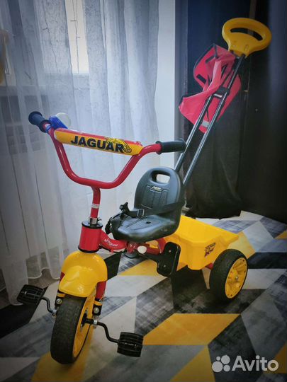 Детский трехколесный велосипед