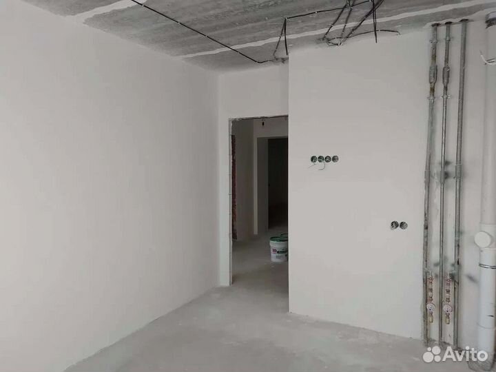 Шпатлевка стен и потолков