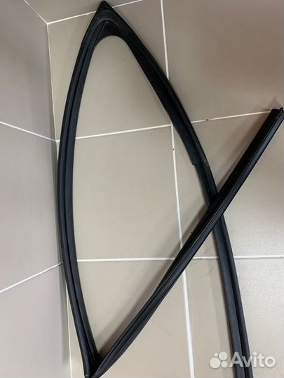 Уплотнитель стекла двери Renault Duster 2 (Hjd) 2