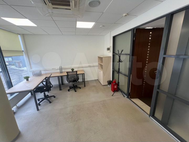 Офис площадью 27 м² с обслуживанием