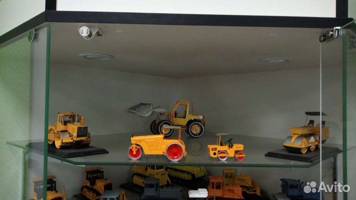 Модели тракторов 1:43